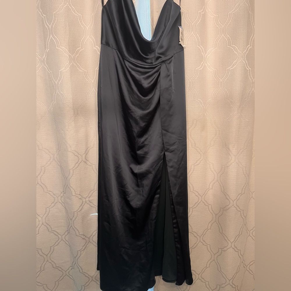 Dessy Collection Vivian Diamond Bridesmaid Dress: color evergreen. Size 16R